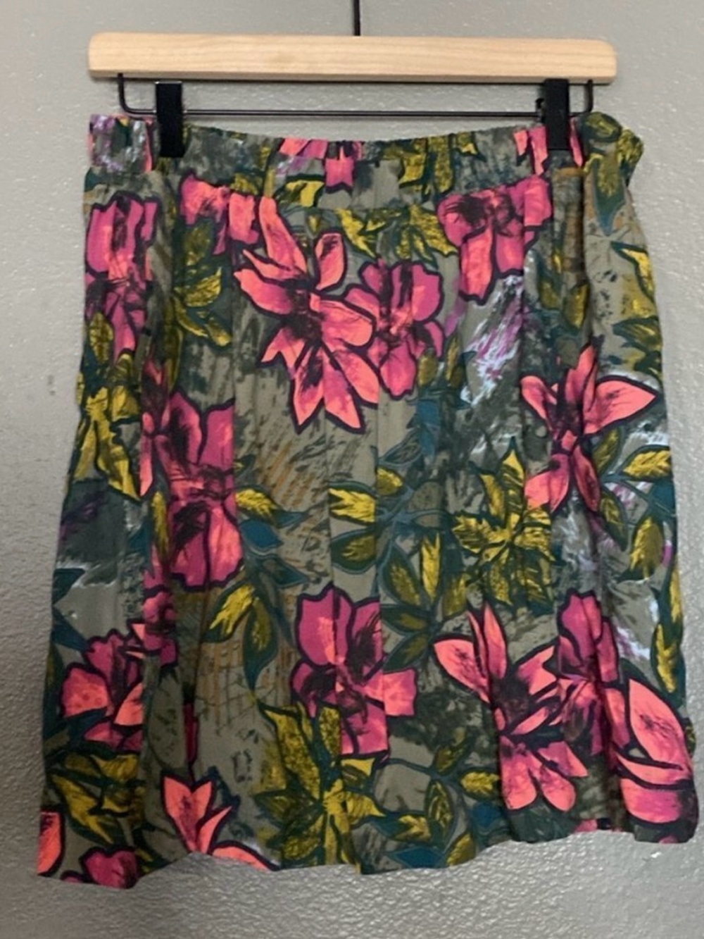 French Connection Skirt Women’s Medium M Pink Green Floral Elastic Waist Pockets